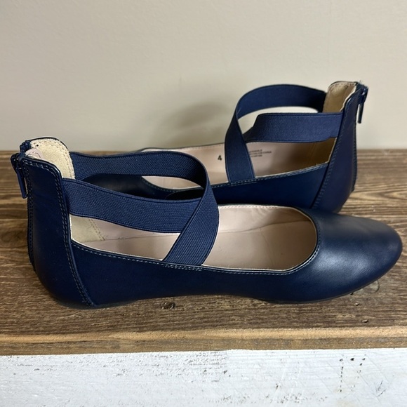 Children’s place girls size 4 blue zip back preloved - Picture 2 of 4